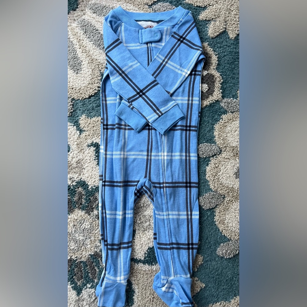 6-9 month outfit/ sleeper